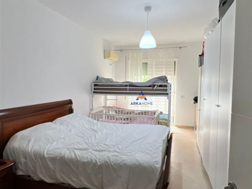 SHITET APARTAMET 1+1+BALLKON "TE FRESKU,RRUGA MUHAMET DELIU " 100.000 EURO.
