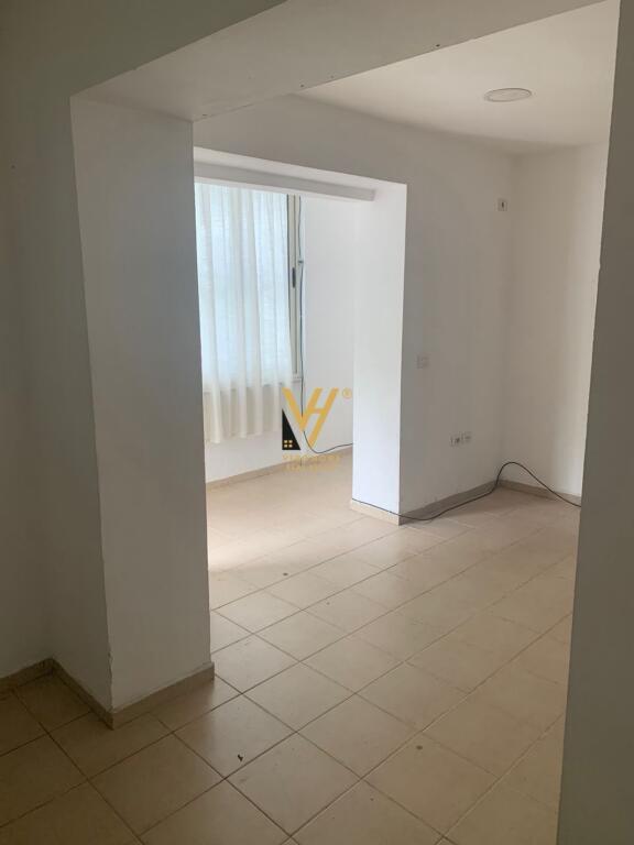 UFFICIO 35 M2 IN AFFITTO PRESSO LO STADIO DINAMO 400 EURO