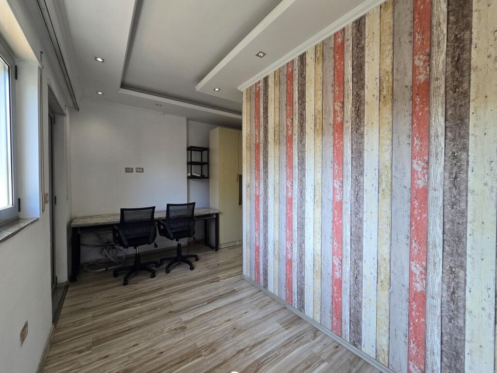 UFFICIO IN AFFITTO 85M2 XHAMLLIK 650 EURO