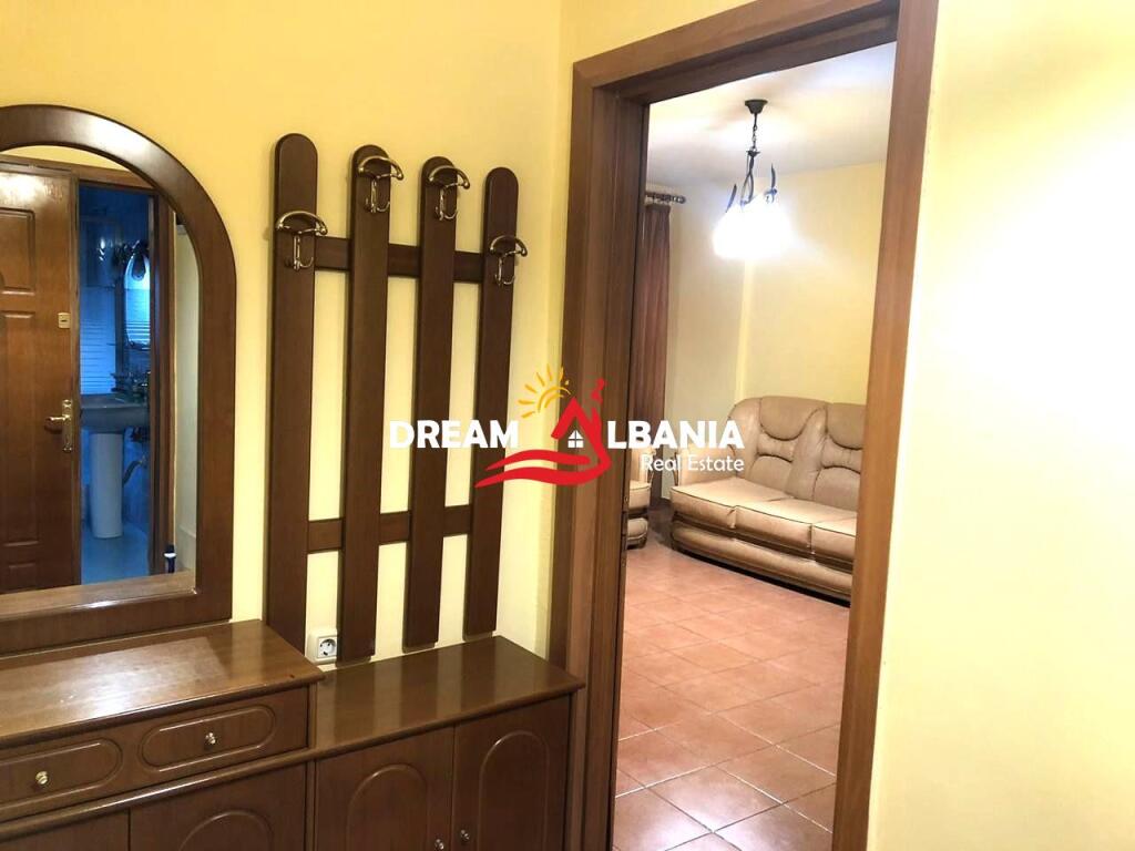 Apartament 1+1 me qera Te Ish-Parku, rruga Vace Zela (ID 42111411).