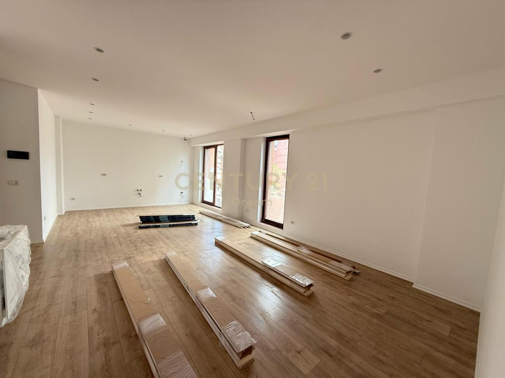 OFFICE SPACE FOR RENT – KAVAJËS STREET, ONLY 3 MINUTES FROM THE CENTER!