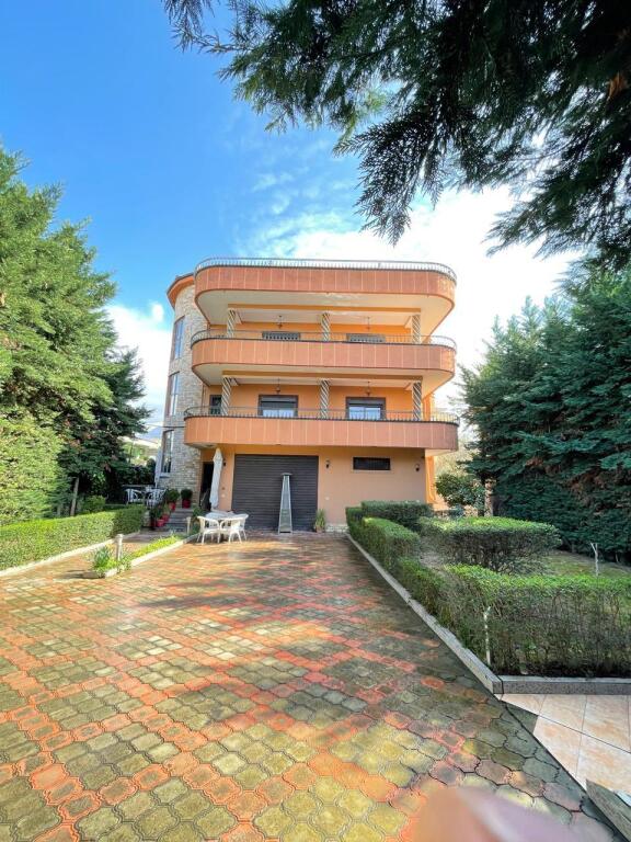 Villa for Rent – Penthouse in 4-Story Villa near American Hospital 2, Tirana