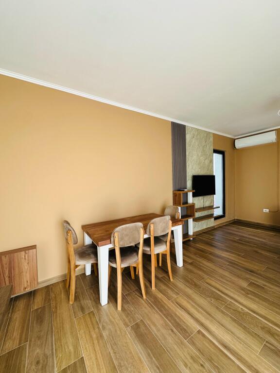 Apartament me qera 2+1+2 Tek Farmacia 10