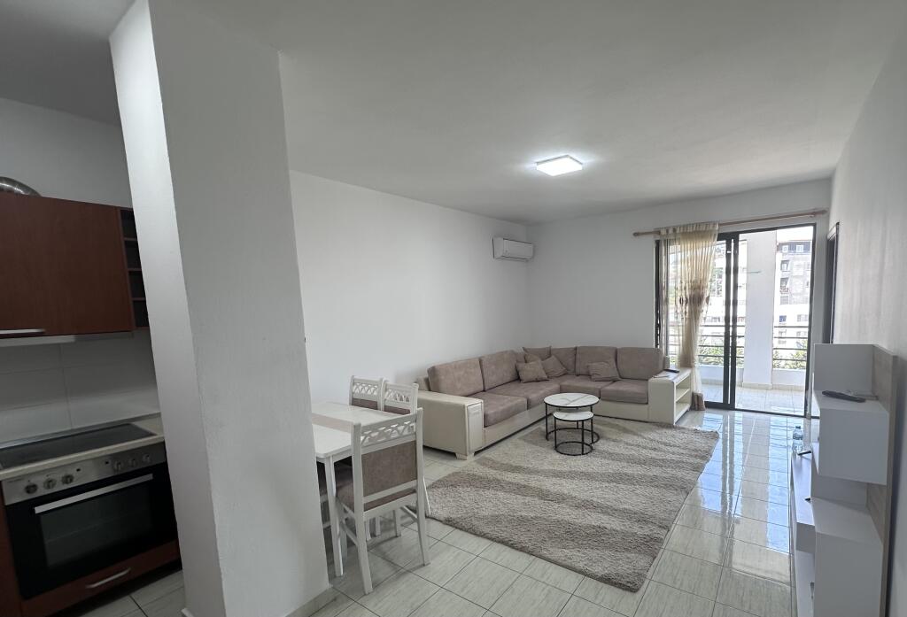 In Affitto Appartamento 2+1+1 Balcone