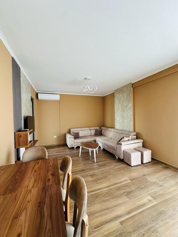 Apartament me qera 2+1+2 Tek Farmacia 10