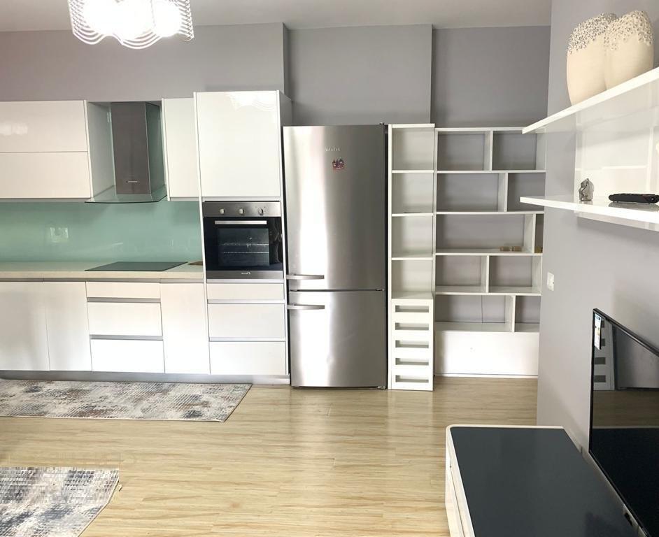 Apartament me qira 1+1, Myslym Shyr
