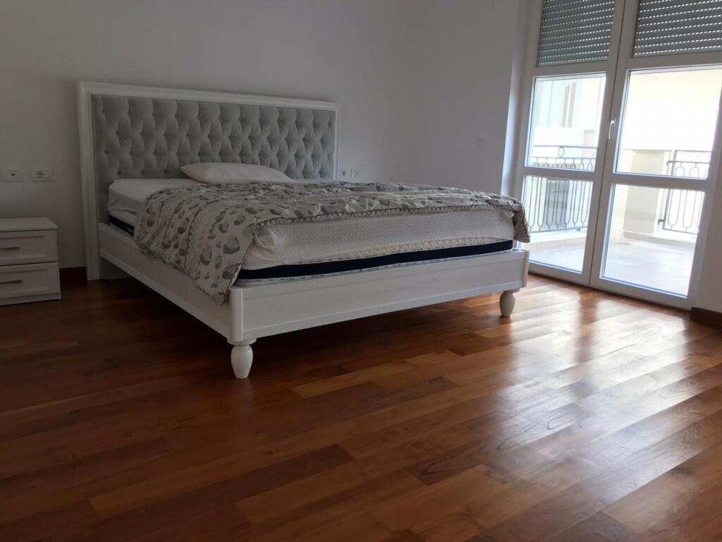 VILE ME QERA 660 M2 ROLLING HILLS 5.800 EURO
