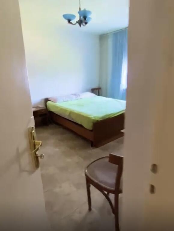 Shitet apartament 2+1 tek Ali Demi tek Fushat