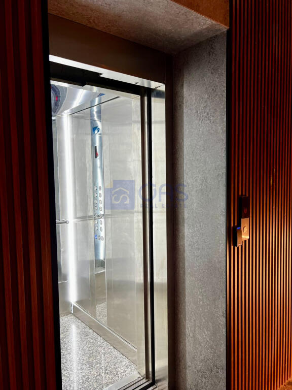 Jepet me qera apartament 2+1 te Rruga Riza Cerova