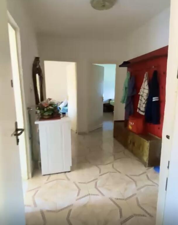 Shitet apartament 2+1 tek Ali Demi tek Fushat