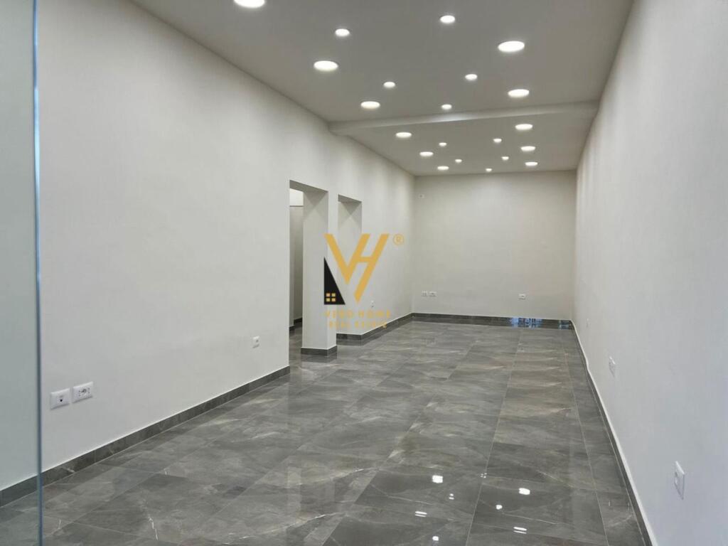 SHITET DYQAN 89 M2 TE STADIUMI DINAMO 525.000 EURO