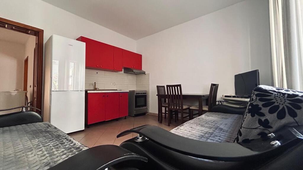 Jepet Me Qera Apartament 2+1+1 Ballkon