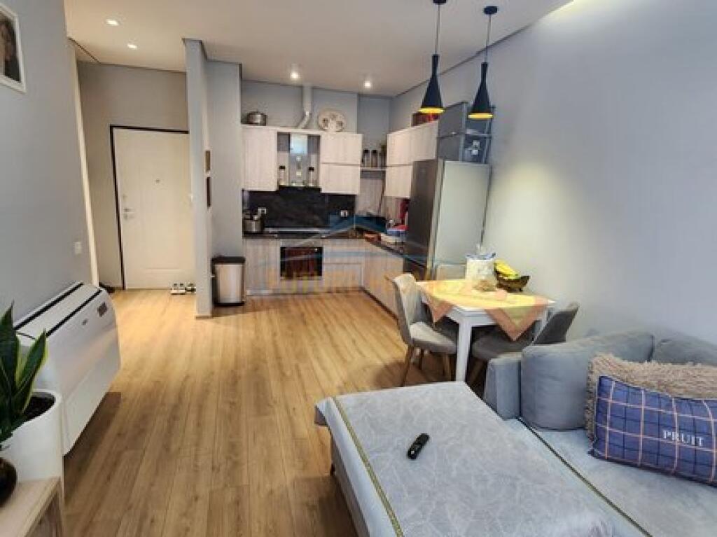 Shitje, Apartament 1+1+Post parkimi , Kompleksi Deliorgji, Tiranë.