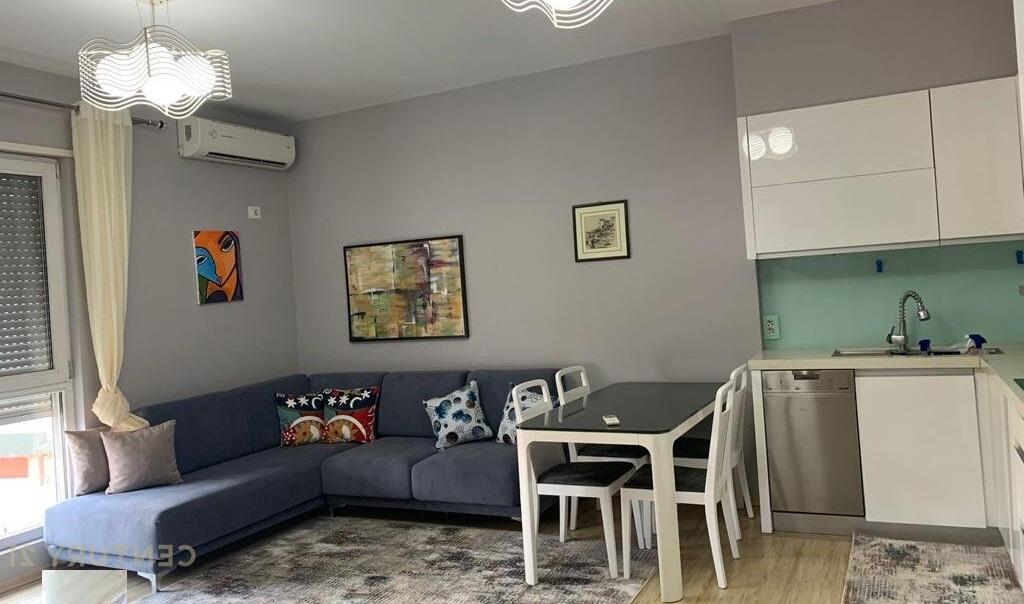 Apartament me qira 1+1, Myslym Shyr