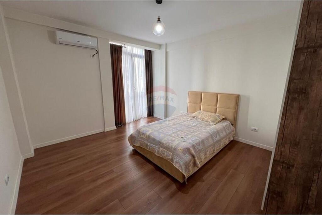 Apartament - Për Qira - Bulevardi Zogu I, Tiranë
