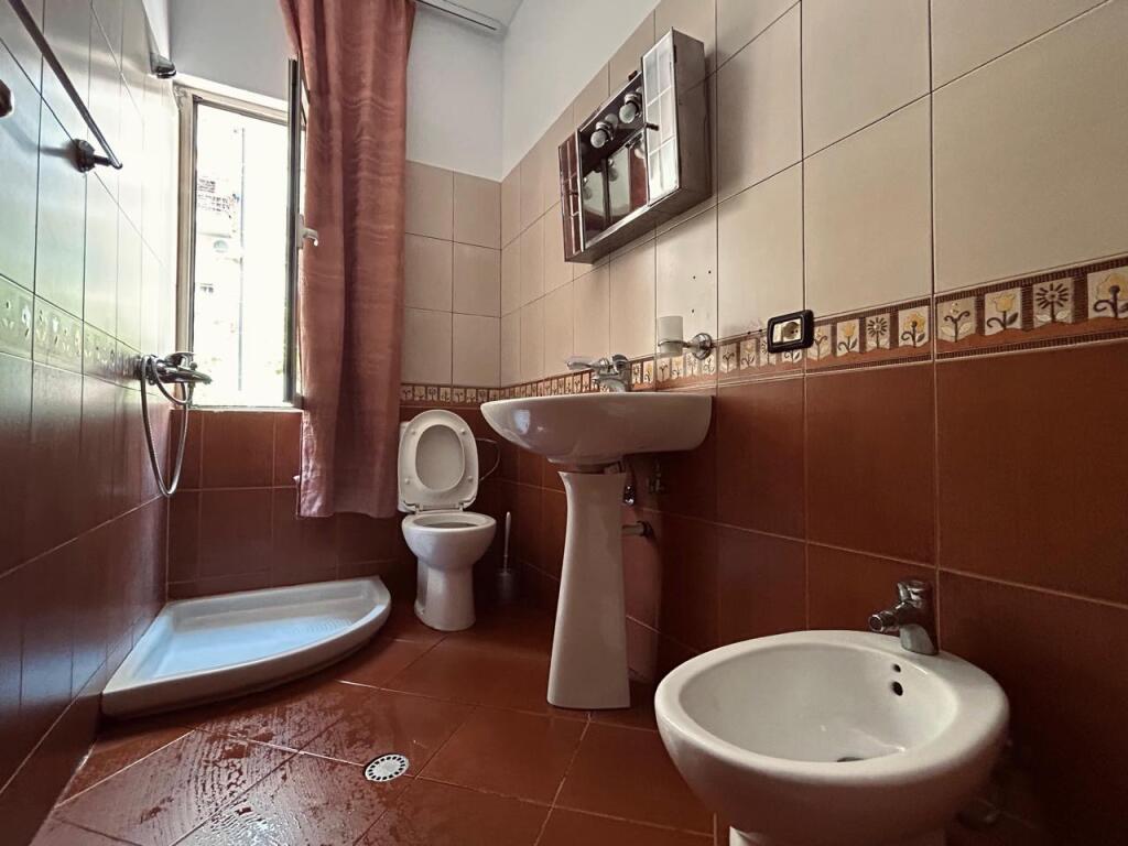 Jepet Me Qera Apartament 2+1+1 Ballkon