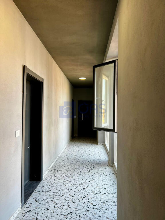 Jepet me qera apartament 2+1 te Rruga Riza Cerova