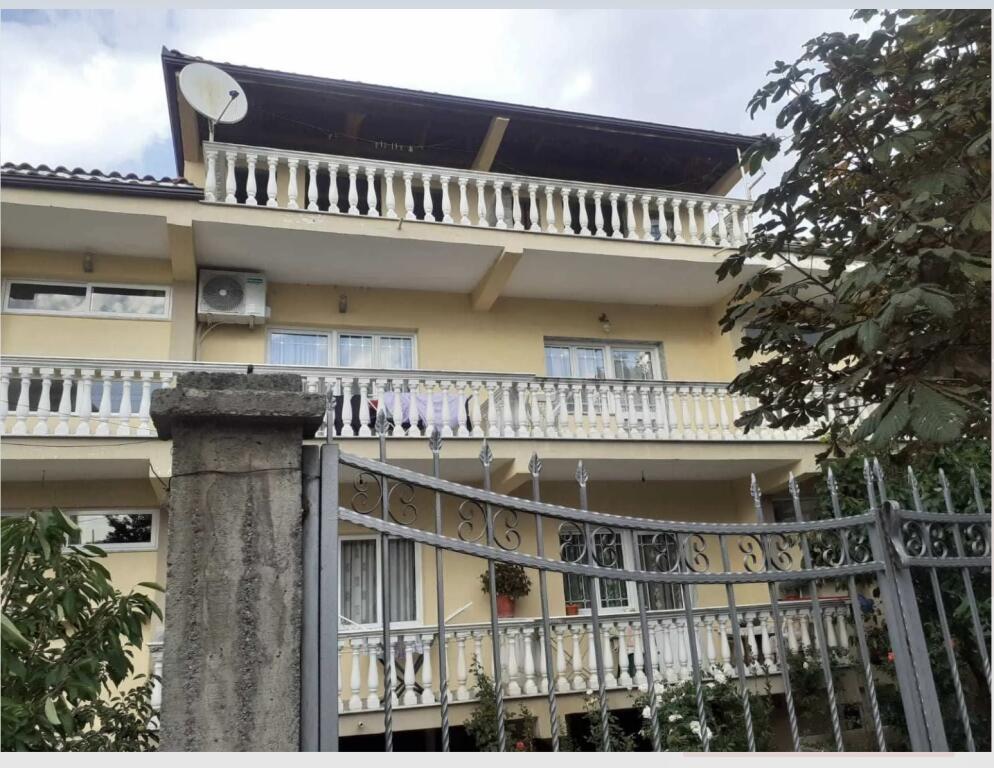 100m2 Private House for sale with 3 bedrooms, 1 bathroom, living room, kitchen, fully furnished and garage.