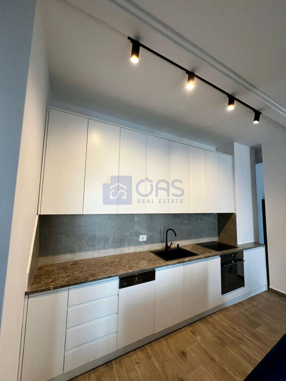 Jepet me qera apartament 2+1 te Rruga Riza Cerova