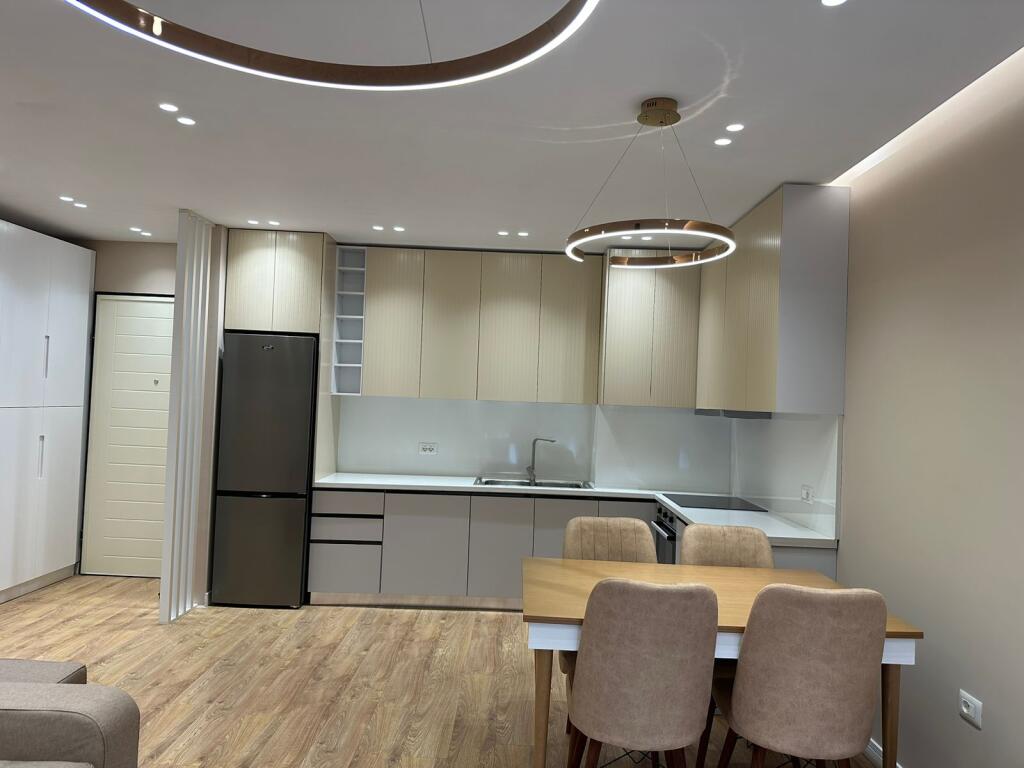SUPER APARTAMENT ME QIRA 2+1