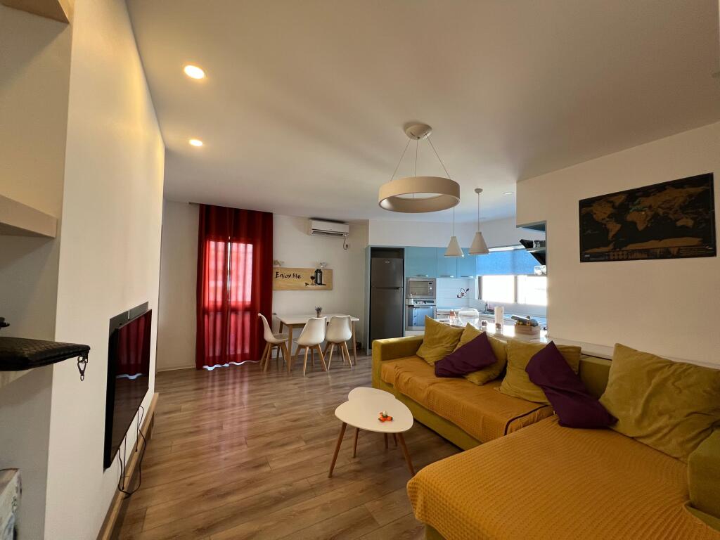 Affitto, Appartamento 2+1 ”Yzberisht”, Tirana.