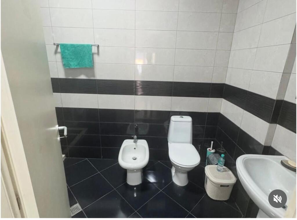 Jepet me qera 1+1 mobiluar te mine peza 600 eu