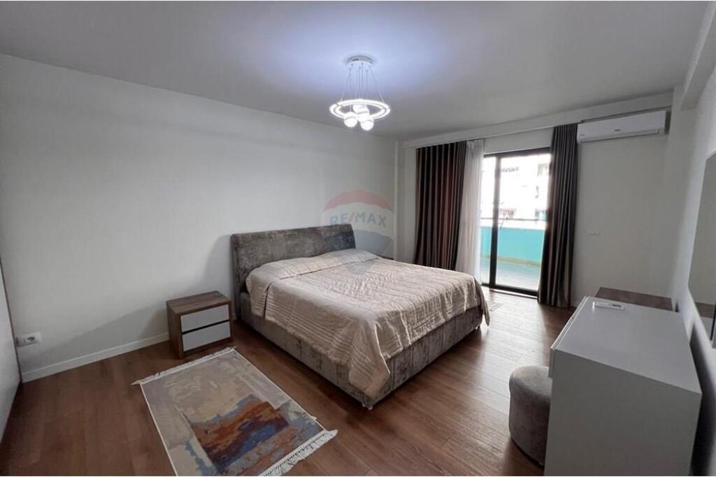 Apartament - Për Qira - Bulevardi Zogu I, Tiranë