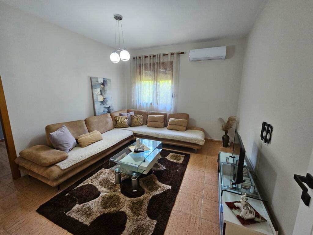 Casa privata in affitto ad Astir!