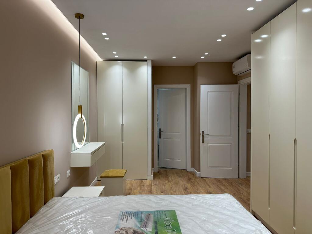 SUPER APARTAMENT ME QIRA 2+1