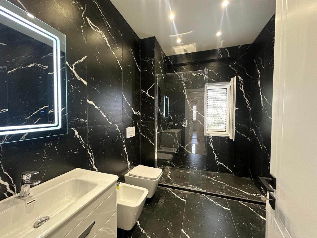 APARTAMENT 2+1+2 ME POST PARKIMI | ME QIRA | LIQENI I FARKËS