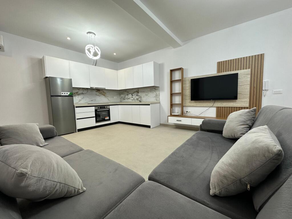 1+1+post parkimi me Qera 📍Sauk 📌400€