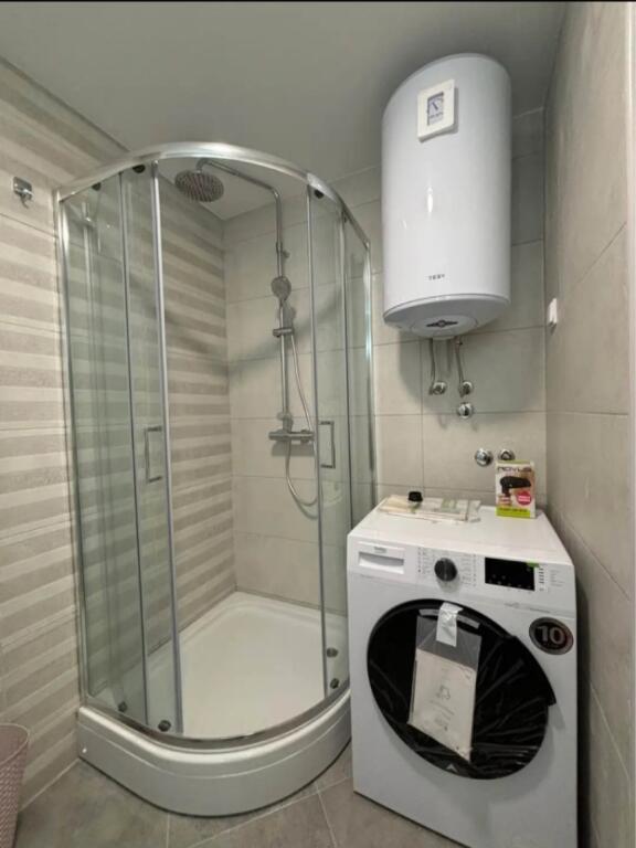 Apartament Me Qera 2+1 Ne Xhamllik (ID B2201384) Tirane