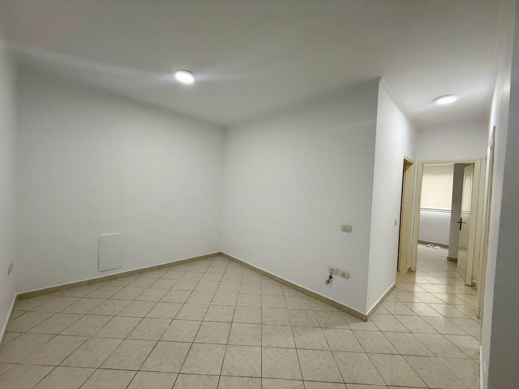APARTAMENT PER QERA PER ZYRA 700 €