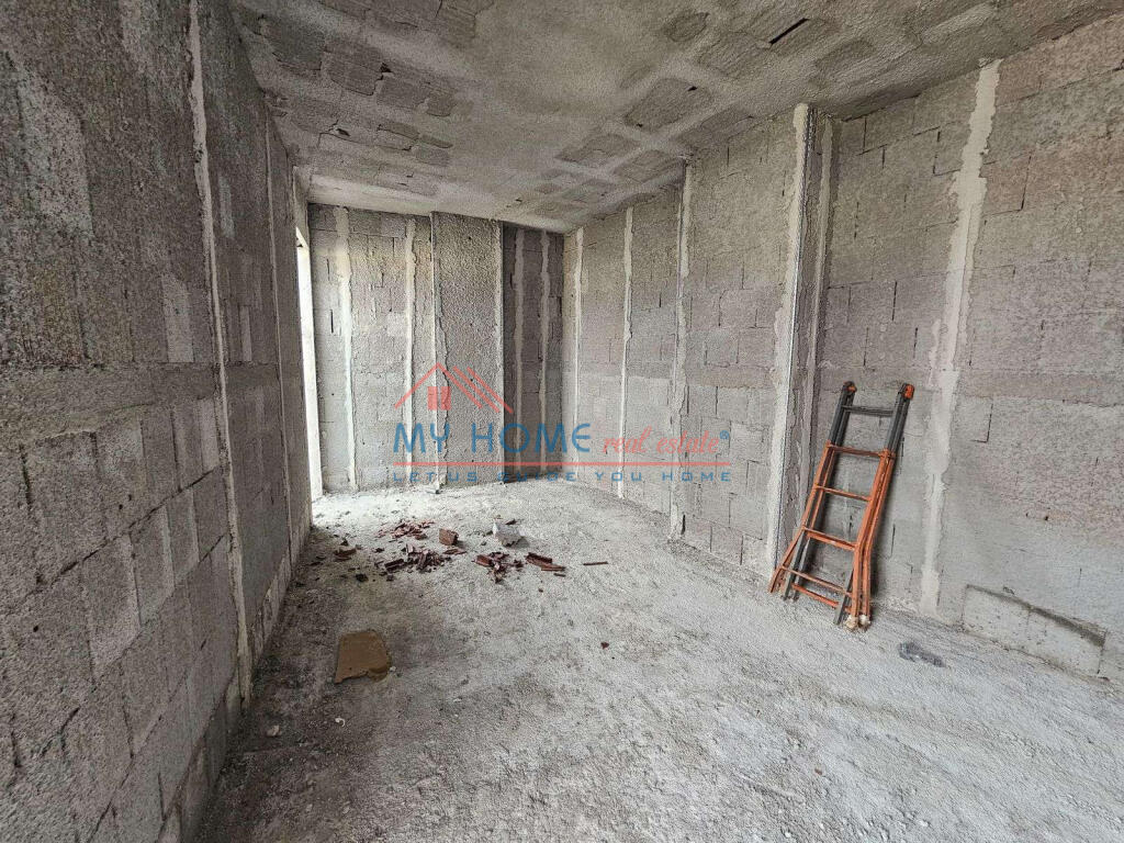 Apartament 1+1+Verande ne Shitje te Grandi Tirane