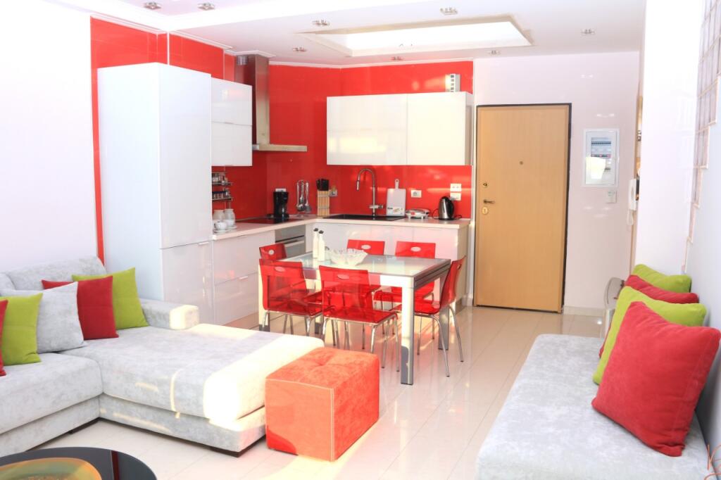 Shitet super apartament ne Sarande