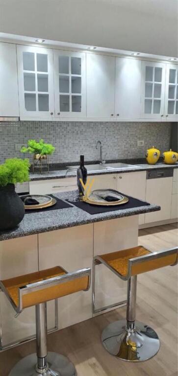 AFFITTASI APPARTAMENTO 1+1+BLK A KOMUNA E PARISIT 550 EURO