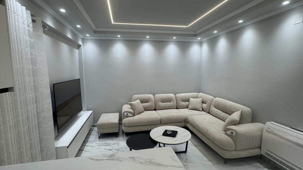 Jepet apartament pran spitalit ne durres