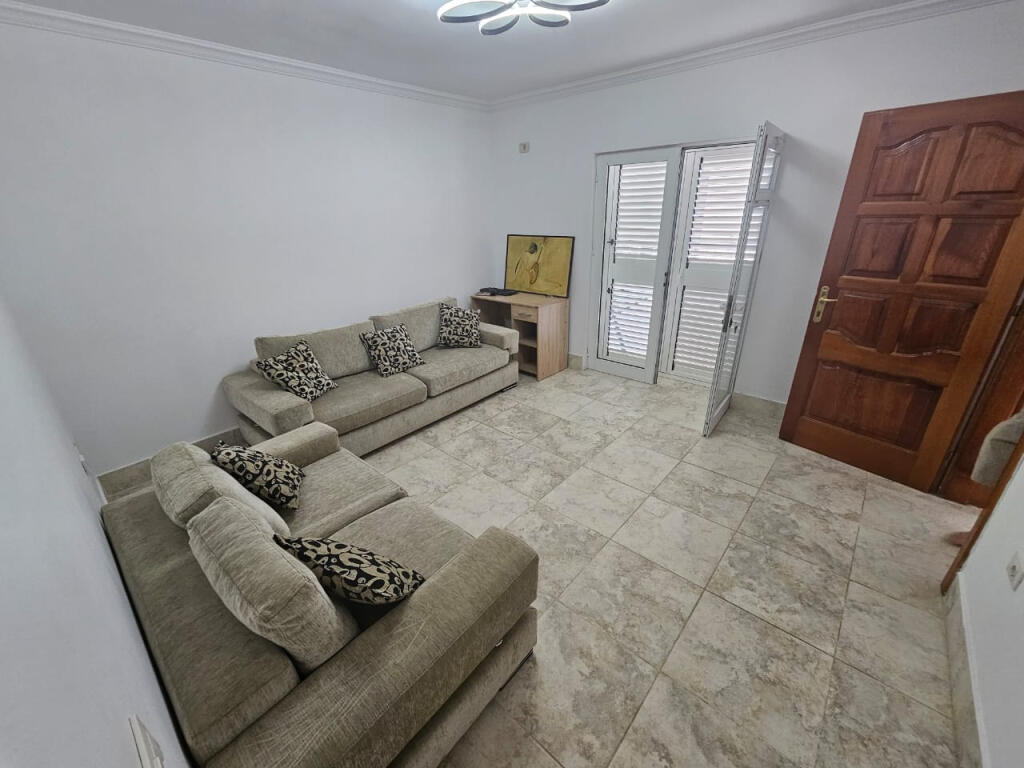 Vile 3 Kateshe Me Qera tek Liqeni i Thate (ID BV22453) Tirane
