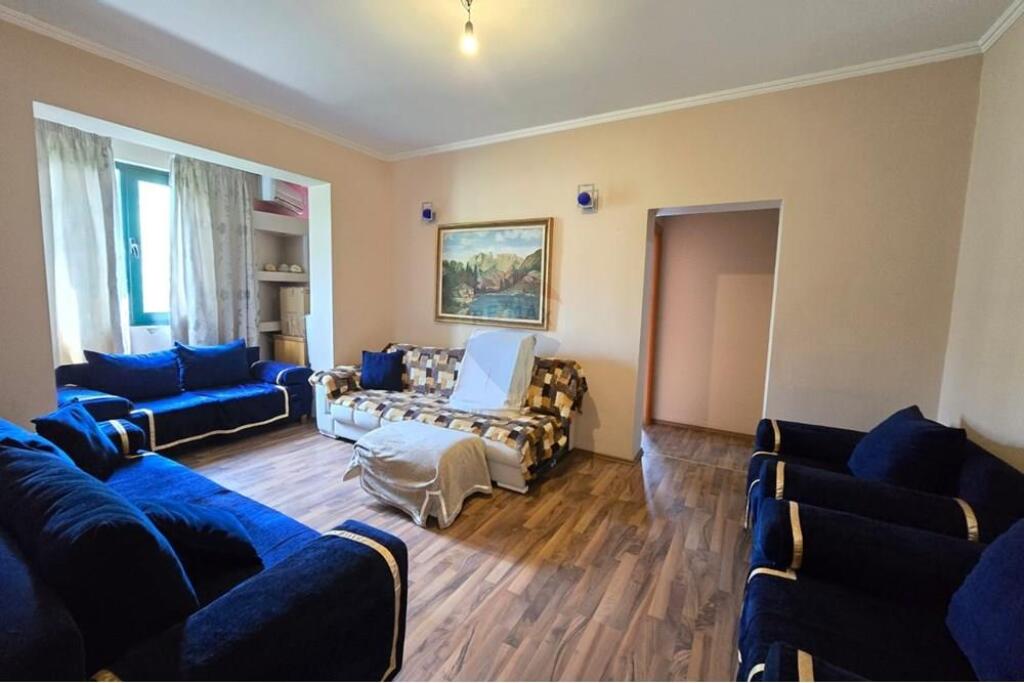 Apartament 3+1 në shitje te Harri Fultz!
