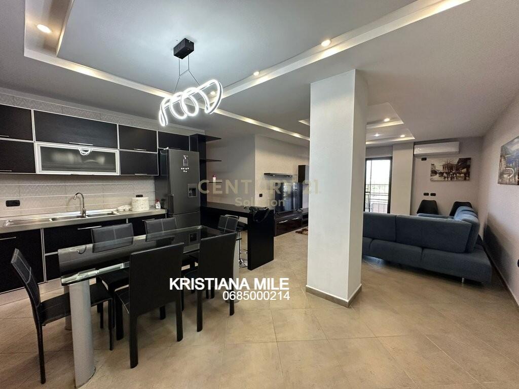 KOPSHTIT BOTANIK ZOOLOGJIK, APARTAMENT 2+1 PER QIRA