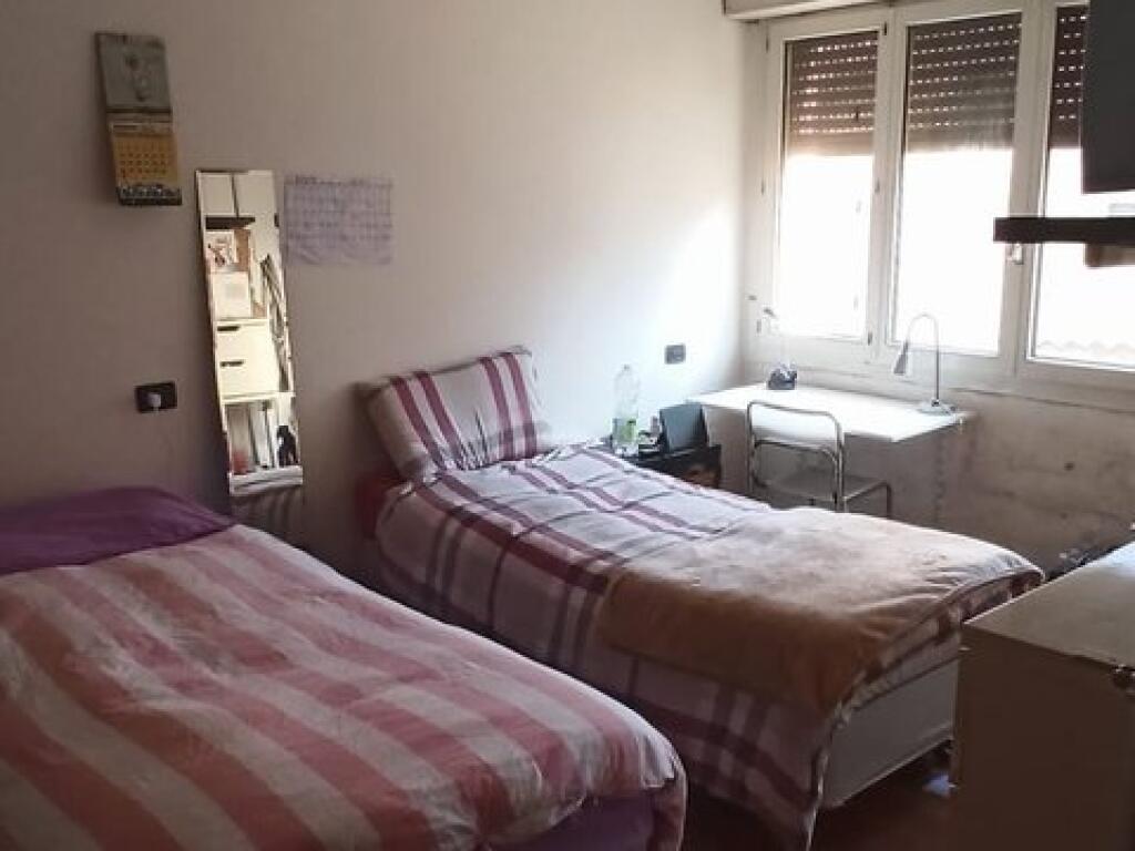 Apartament Me Qera 2+1 Ne Xhamllik (ID B2201384) Tirane