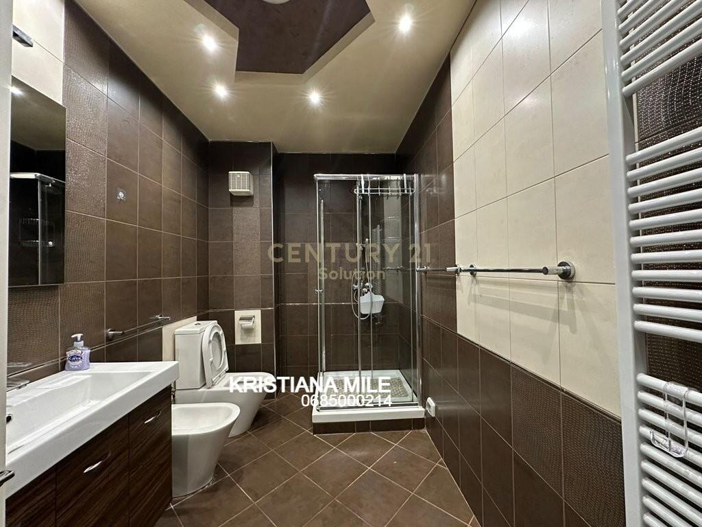 KOPSHTIT BOTANIK ZOOLOGJIK, APARTAMENT 2+1 PER QIRA