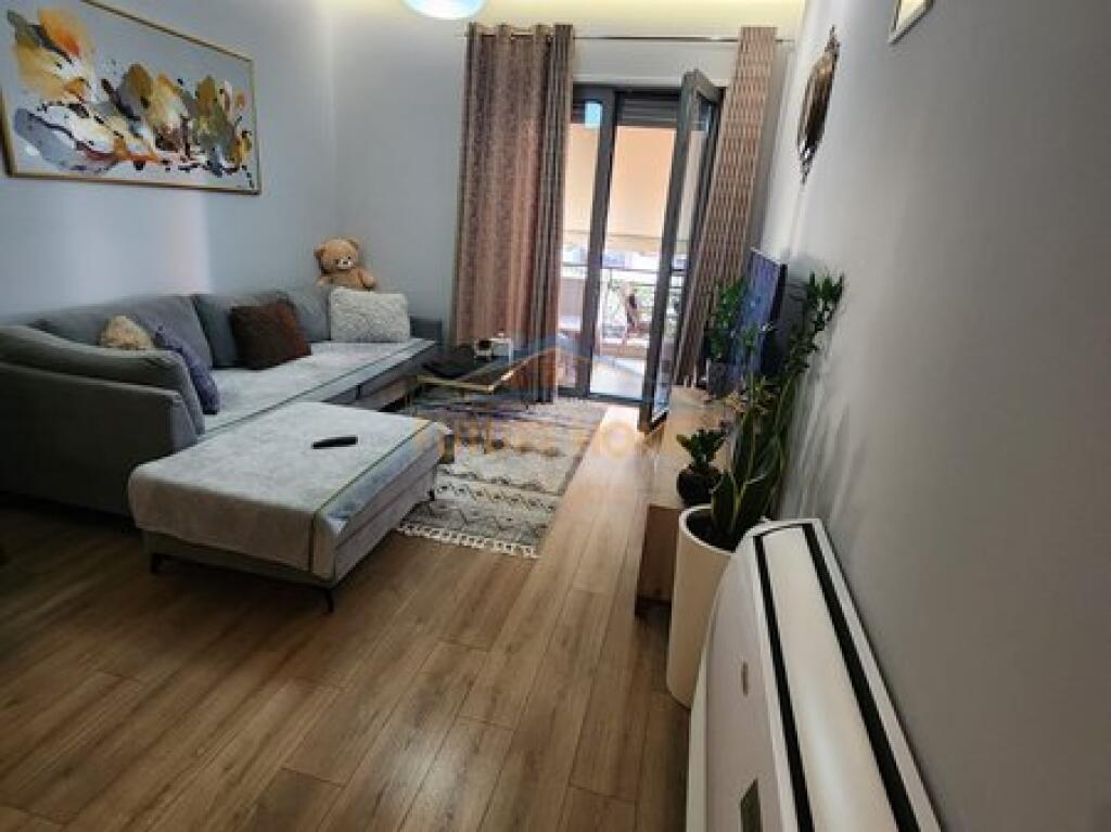 Shitje, Apartament 1+1+Post parkimi , Kompleksi Deliorgji, Tiranë.