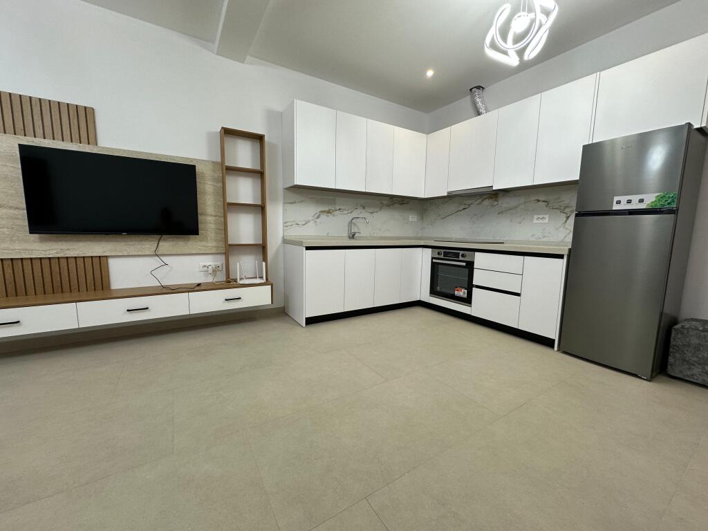APARTAMENT 1+1 ME QIRA | I Pa Banuar Me Pare |  Sauk