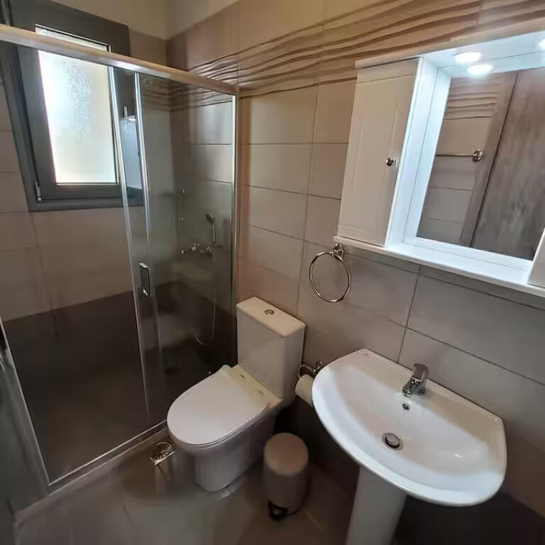 Apartament me qera 2+1+2 Tek Pazari i Ri (ID B2201096)