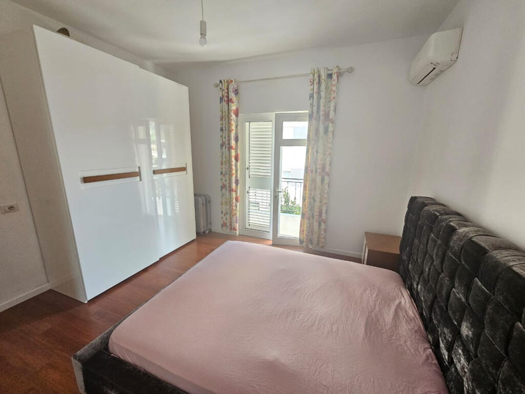 Vile 3 Kateshe Me Qera tek Liqeni i Thate (ID BV22453) Tirane