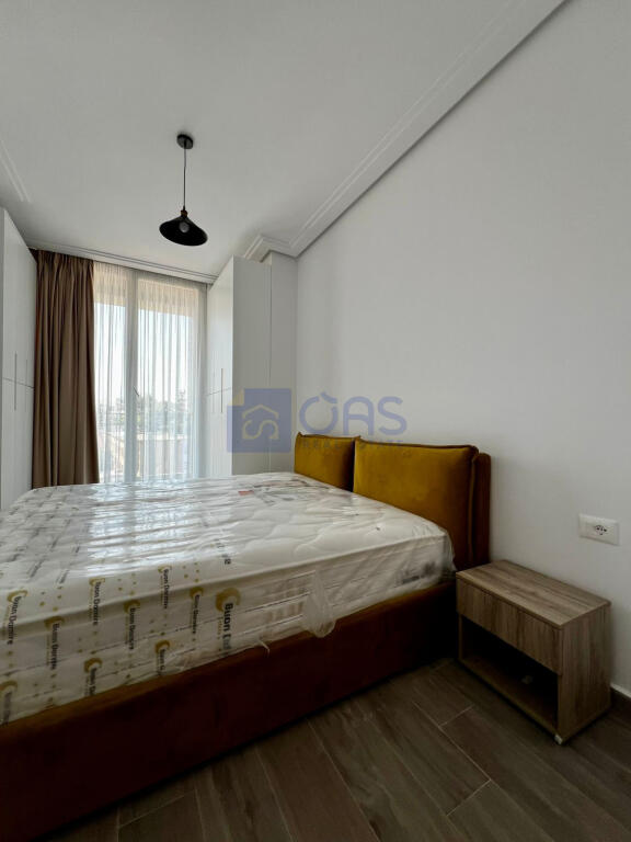 Jepet me qera apartament 2+1 te Rruga Riza Cerova