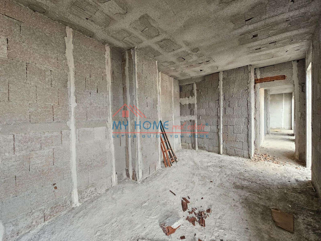 Apartament 1+1+Verande ne Shitje te Grandi Tirane