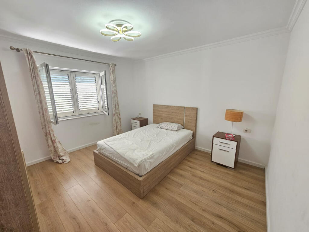 Vile 3 Kateshe Me Qera tek Liqeni i Thate (ID BV22453) Tirane