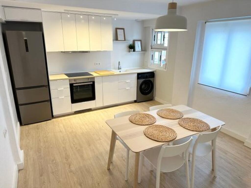 Apartament 1+1 Me Qera Ne Vasil Shanto (ID B211357) Tirane